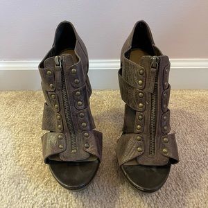 Jessica Simpson Brown Front Zip Heels. Size 10.